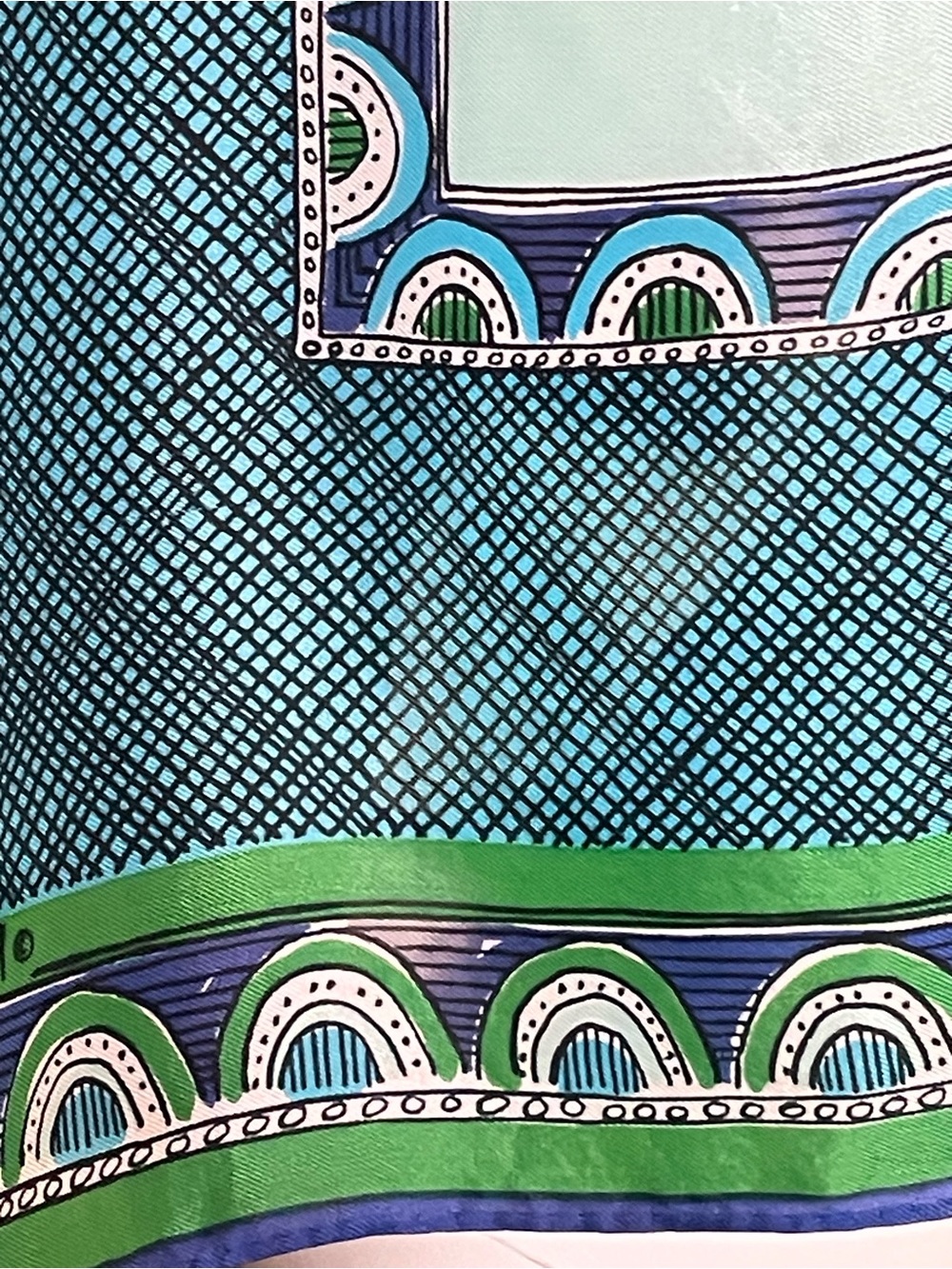 Vintage Vera Silk Blend Scarf 22 In Sq Good Condition - Picture 8 of 9